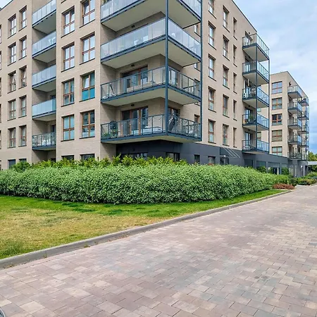 Modern With Parking & Balcony By Renters Апартаменты *