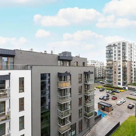 Modern With Parking & Balcony By Renters