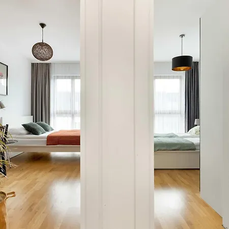 Modern With Parking & Balcony By Renters Апартаменты *